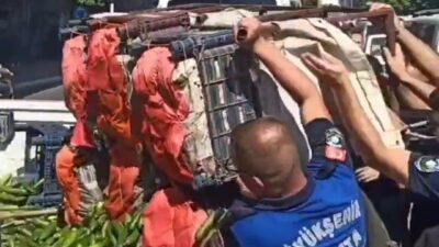 Adana Büyükşehir Belediyesi zabıta ekipleri kentin bir çok noktasındaki seyyar