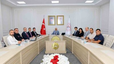 Adıyaman Valisi Osman Varol başkanlığında, vali yardımcıları değerlendirme toplantısı gerçekleştirildi.