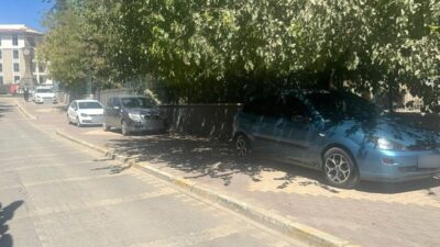 Adıyaman merkezde yaşanan kaldırım işgali vatandaşların tepkisini çekiyor. Özellikle şehir