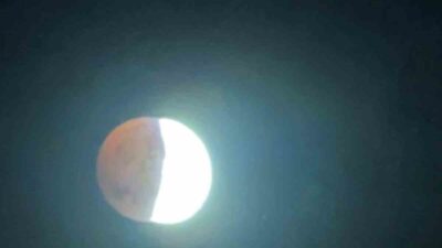 Adıyaman merkez ve ilçelerinde “Kanlı Ay” tutulması görüntülendi. “Kanlı Ay”