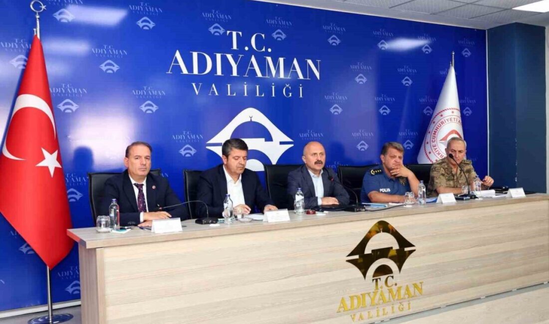 Adıyaman’da okul çevrelerindeki güvenlik ve trafik tedbirleri masaya yatırıldı Adıyaman’da okul çevrelerinde alınacak trafik ve güvenlik önlemleri, Vali Osman
