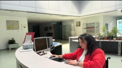 Rize’de 13 yaşındayken geçirdiği kaza sonucu omuriliğinden ağır yaralanan ve