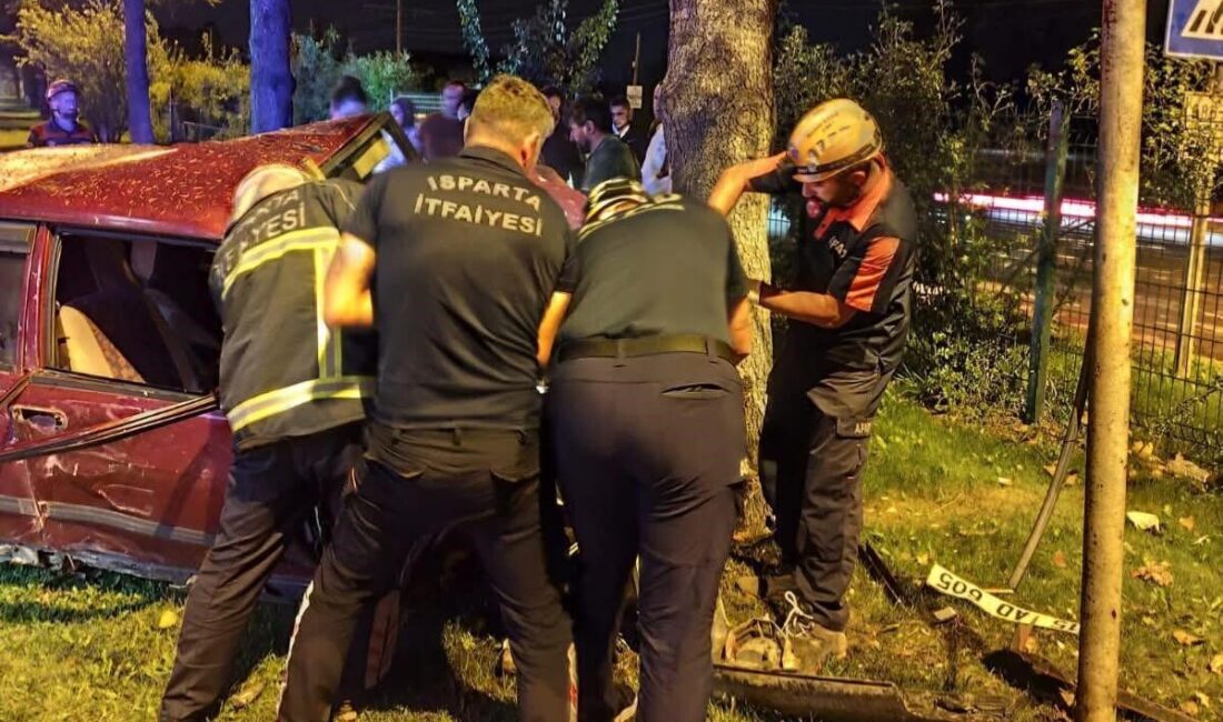 Ağaca çarpan Tofaş otomobilin sürücüsü yaşamını yitirdi Isparta’da kontrolden çıkan Tofaş otomobil refüjdeki ağaca çarptı. Kazada sürücü