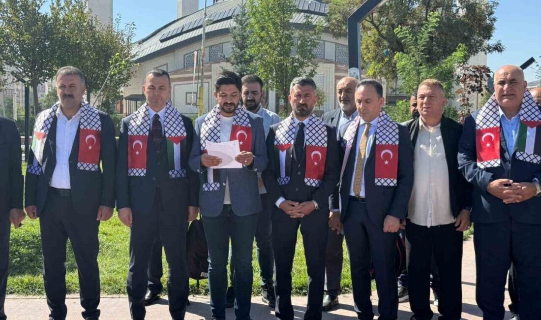 Ağrı’da “Boş Sıralar” etkinliğiyle Gazze’deki çocuklara dikkat çekildi AK Parti Ağrı İl Gençlik Kolları, Gazze’de savaş nedeniyle eğitim
