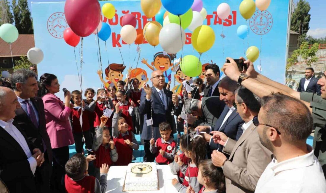 Ağrı’da İlköğretim Haftası törenle kutlandı Ağrı Valiliği himayelerinde, İl Milli Eğitim Müdürlüğünce düzenlenen İlköğretim Haftası