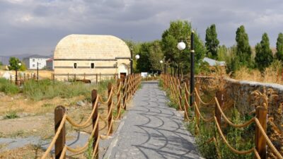 Ağrı İl Özel İdaresi tarafından yürütülen çalışmalarla, kentin önemli tarihi