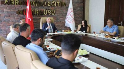 Ağrı İl Milli Eğitim Müdürü Hasan Kökrek, kentte görev yapan