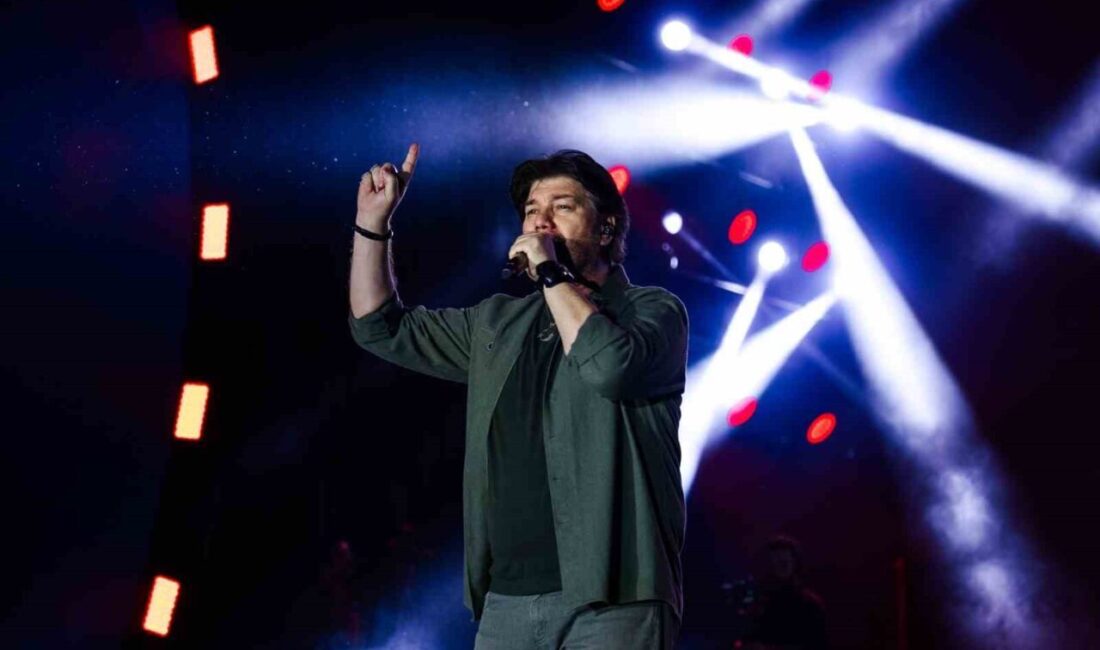 Ahmet Şafak’tan Kayseri’de duygu yüklü gece Ünlü sanatçı Ahmet Şafak, Kayseri Kültür Yolu Festivali’nin beşinci gününde