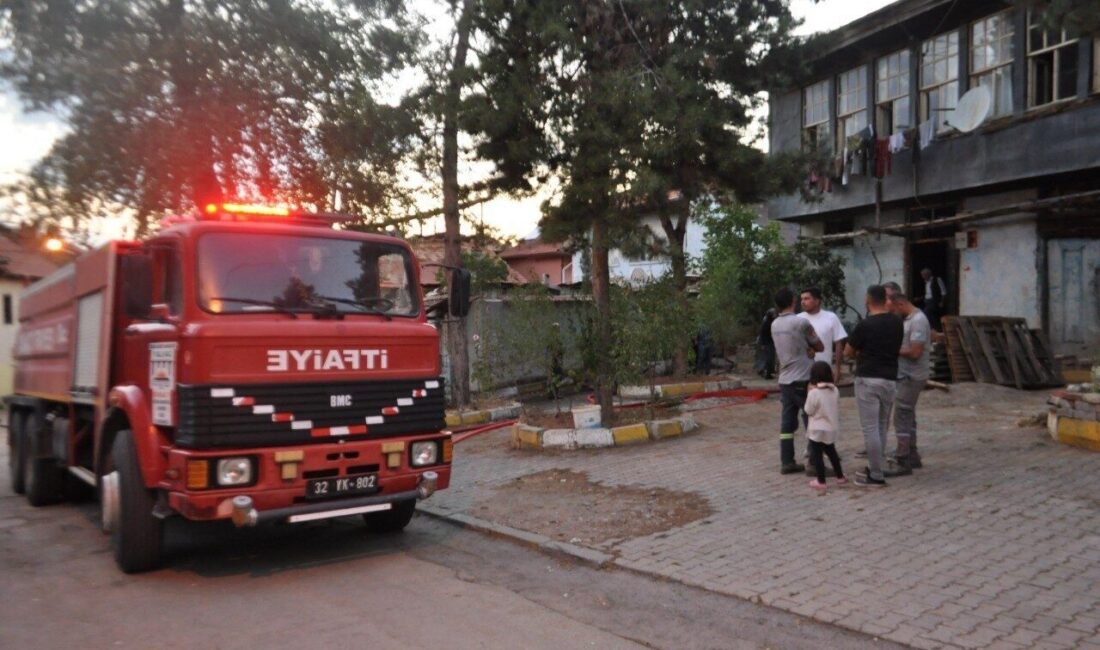 Ahşap evde tandırdan sıçrayan kıvılcımlar yangın çıkarttı Isparta’nın Yalvaç ilçesinde iki katlı ahşap evde çıkan yangında alevlere