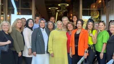 AK Parti Eskişehir İl Kadın Kolları, düzenlenen buluşmada kadın muhtarlarla