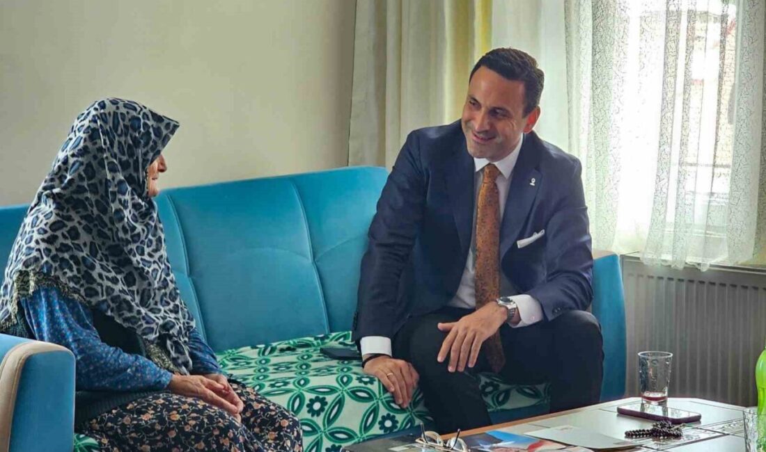 AK Parti MKYK Üyesi Naim Makas: “Terörsüz Türkiye, Türkiye Yüzyılı’nın en stratejik hedefidir” Sakarya’da düzenlenen “Türkiye Yüzyılı Buluşmaları” çerçevesinde Şehit Kaymakam Muhammed Fatih