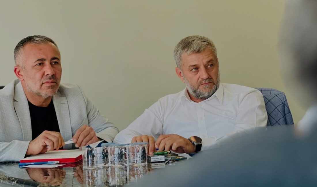 AK Parti’de yatırımlar ve projeler masaya yatırıldı AK Parti Bilecik İl Başkanlığı’nda devam eden yatırımlar ve projeler