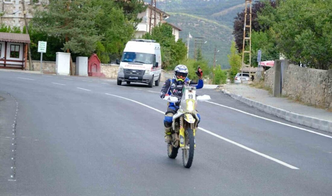 Akdağmadeni, Transanatolia Rally Raid yarışına ev sahipliği yaptı Türkiye dahil 9 ülkeden 98 sporcunun mücadele ettiği 15. Transanatolia