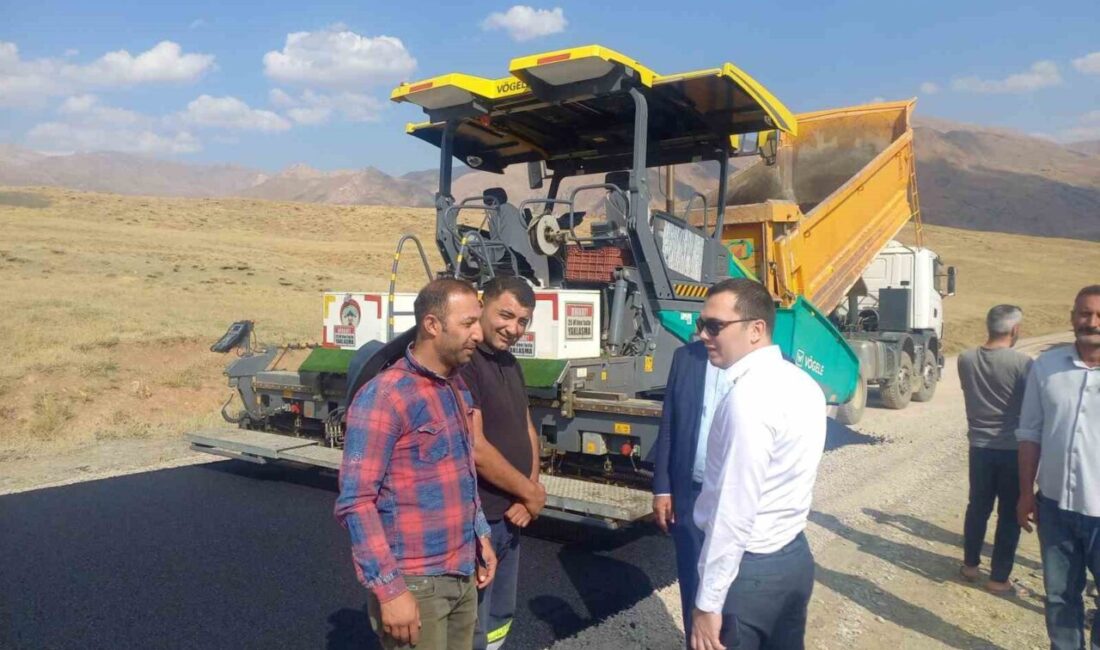 Akkuş ve Çetintaş yolu asfaltlanıyor Hakkari il merkezine bağlı Akkuş köyü ve Çetintaş mezrasının ulaşımını