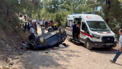 Muğla’nın Seydikemer ilçesinde akrabalarının düğün yemeğine gitmek için yola çıkan