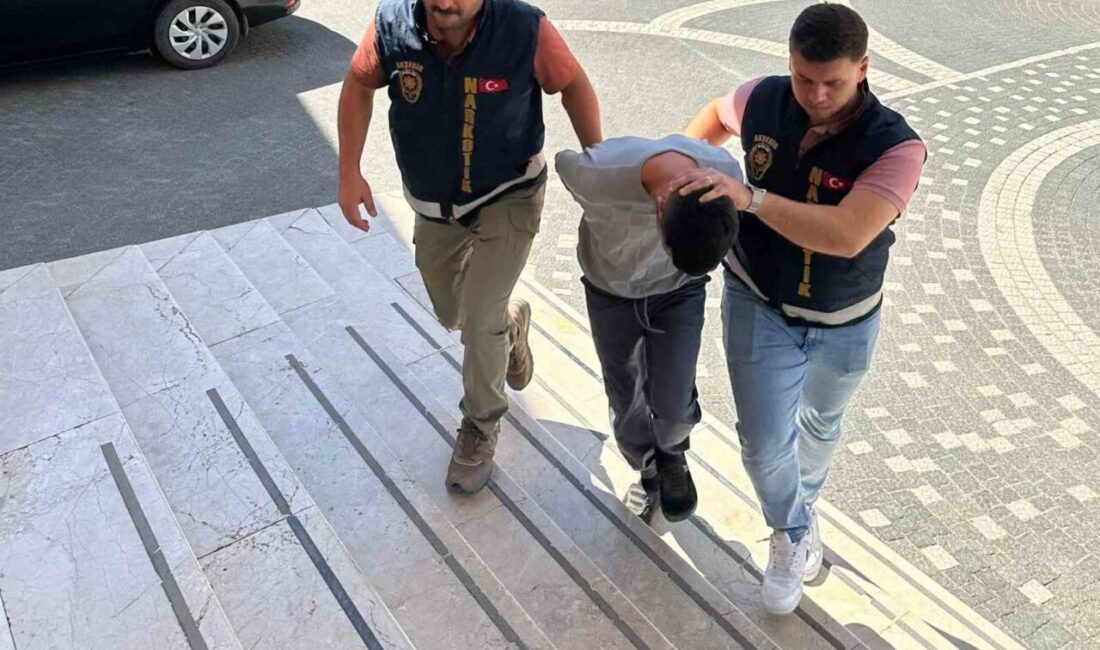 Akşehir’de uyuşturucu operasyonu: 2 kişi tutuklandı Konya’nın Akşehir ilçesinde uyuşturucu tacirlerine yönelik düzenlenen operasyonda gözaltına alınan