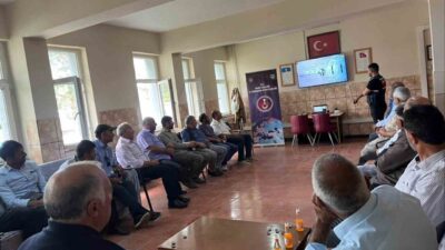 Akyaka’da jandarma muhtar ve azaları siber dolandırıcılığa karşı uyardı. Jandarma