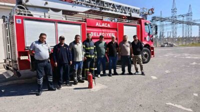 Çorum’un Alaca ilçesinde, Alaca Belediyesi İtfaiye Müdürlüğü ekipleri, elektrik dağıtım