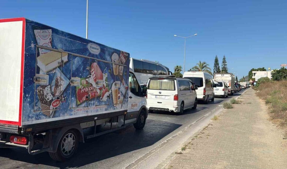 Alanya’da 8 araç birbirine girdi: 10 yaralı Antalya’nın Alanya ilçesinde tüneller mevkiinde sabah saatlerinde meydana gelen zincirleme