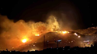 Antalya’nın Alanya ilçesine bağlı Aliefendi Mahallesi’nde bugün çıkan orman yangını,