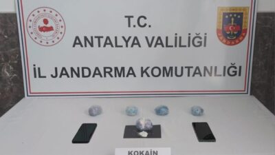 Antalya İl Jandarma Komutanlığı ekiplerince Alanya ilçesinde düzenlenen uyuşturucu operasyonunda
