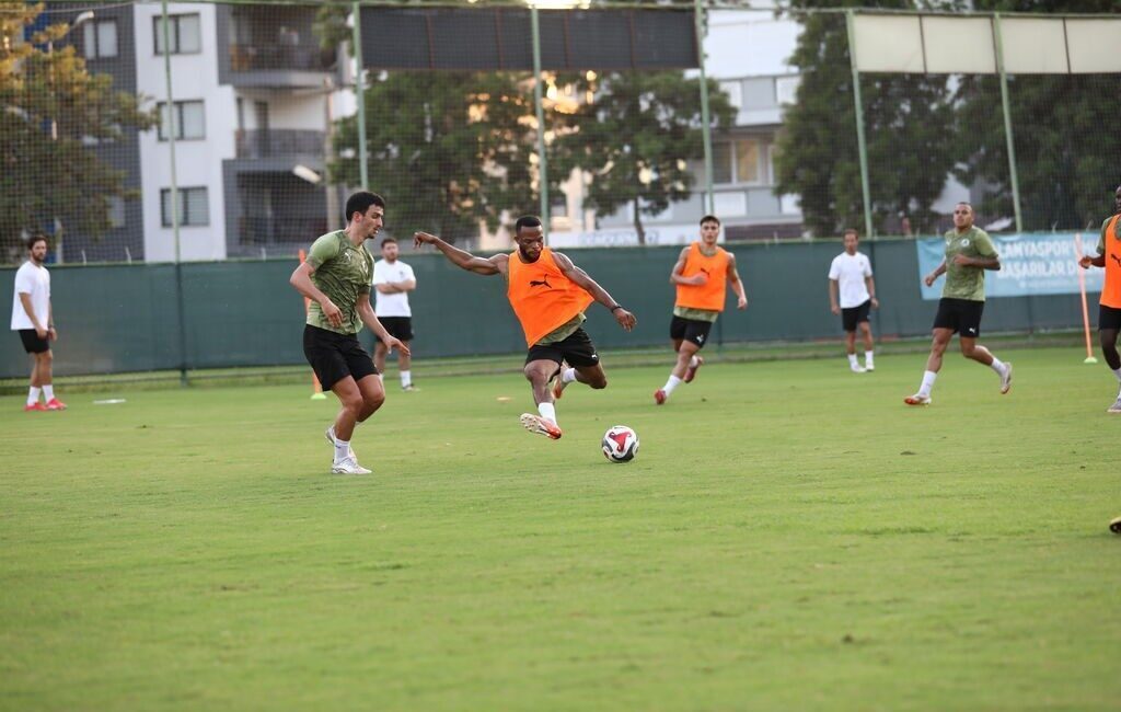 Alanyaspor, Fenerbahçe maçı hazırlıklarına başladı Corendon Alanyaspor, Trendyol Süper Lig’in ilk haftasında oynanması planlanan ancak