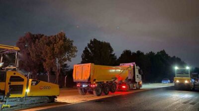 Başiskele ilçesi Yunus Emre Caddesi’nde asfalt serim çalışması gerçekleştirildi. Çalışmalarla