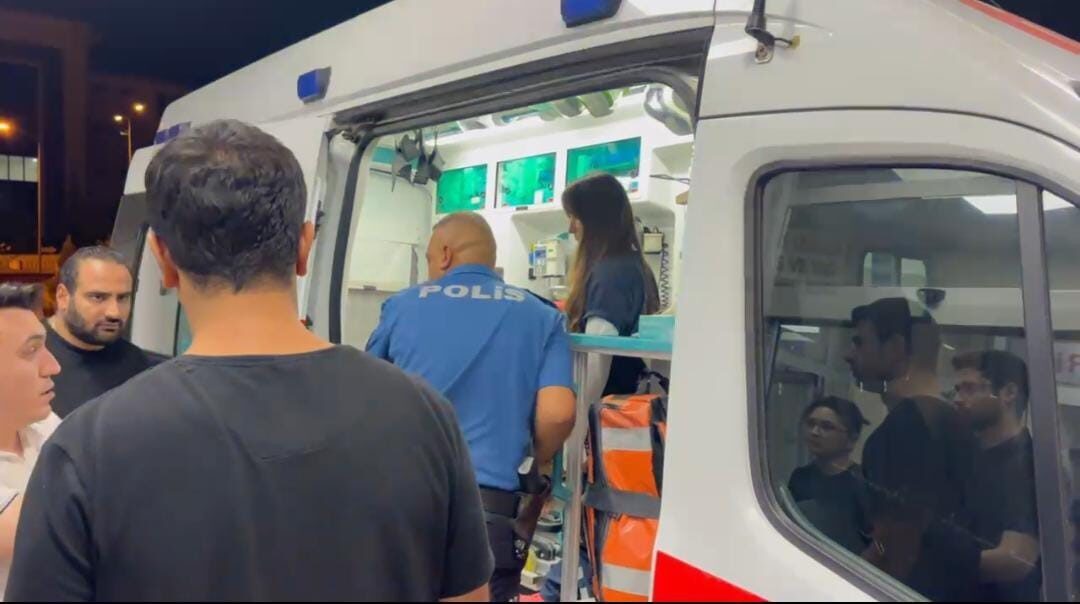 Amasra’da bıçaklı kavga: 7 yaralı Bartın’ın Amasra ilçesinde gençler ve kafe çalışanları arasında başlayan kavga,