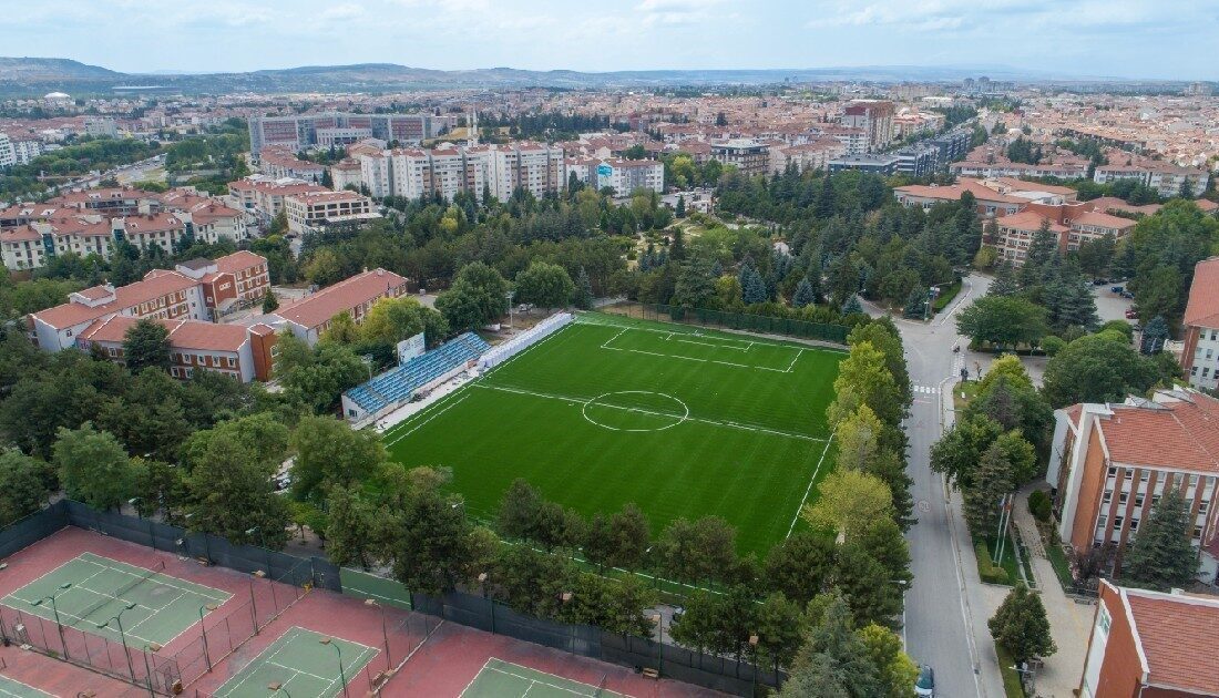 Anadolu Üniversitesi, nitelikli eğitim anlayışının yanı sıra sunduğu gelişmiş kampüs
