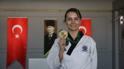 Anadolu Üniversitesi sporcusu olan Avrupa ve dünya taekwondo şampiyonu Gülsena