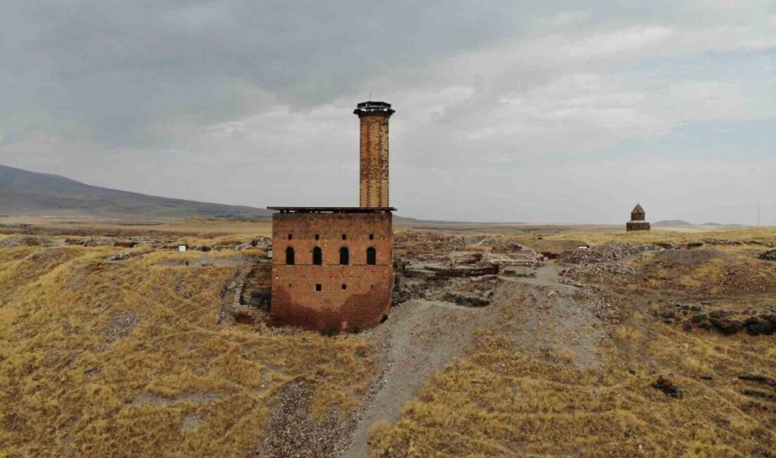Anadolu’nun ilk Türk camisi Kars’ta: Ebul Menuçehr Camii Kars’ın Ani Ören Yeri’nde bulunan Ebul Menüçehr Camii, Anadolu’daki ilk