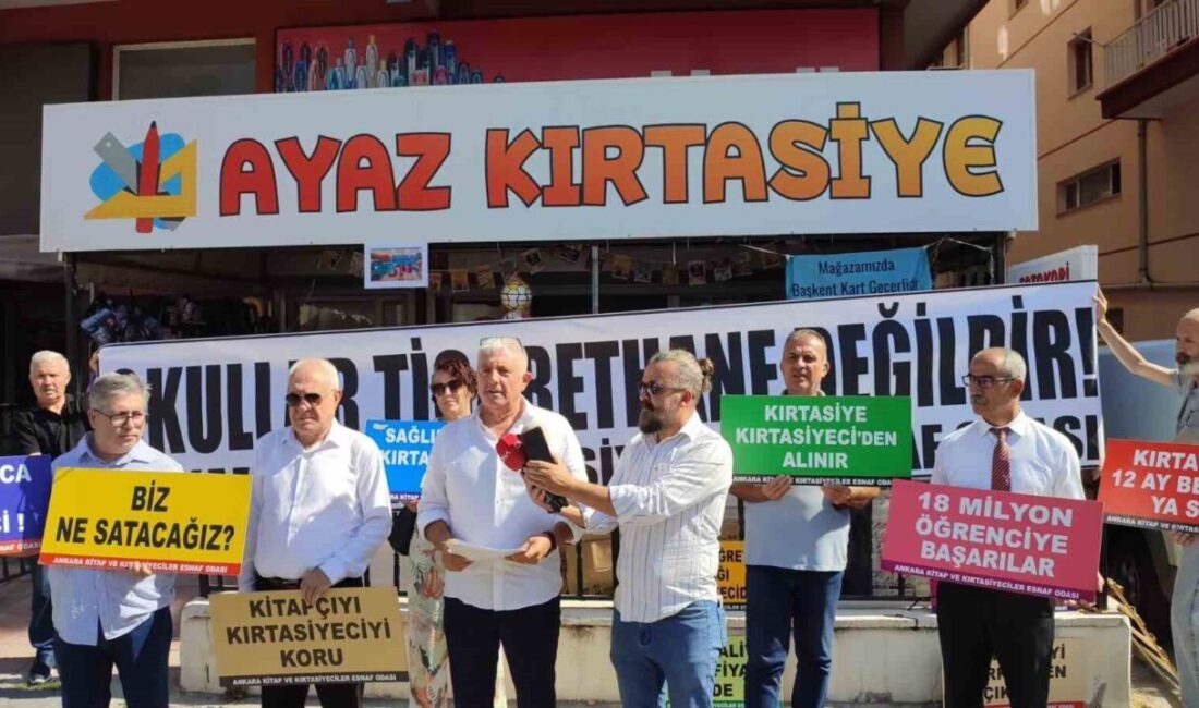 Ankara Kitap ve Kırtasiyeciler Oda Başkanı Küçükarzuman: “Kırtasiye ve kırtasiye ürünlerinde yüzde 20 olan KDV oranının sıfırlanmasını istiyoruz” Ankara Kitap ve Kırtasiyeciler Oda Başkanı Müslüm Küçükarzuman: “Kırtasiye ve