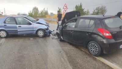 Ankara’nın Çubuk ilçesinde iki otomobilin kafa kafaya çarpıştığı kazada 6