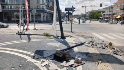 Ankara’da seyir halindeki otomobilin yan yoldan gelen taksi ile çarpışması