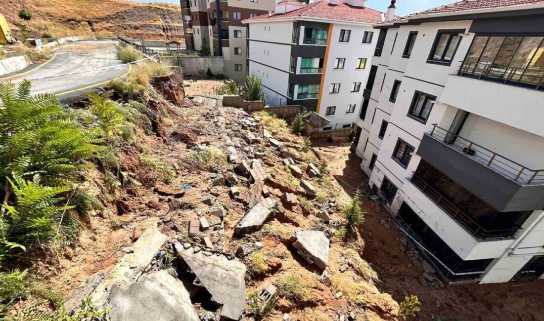 Ankara’da yağmur sonrası istinat duvarı yıkıldı Ankara’nın Gölbaşı ilçesinde şiddetli yağmura dayanamayan istinat duvarı yıkıldı, bir