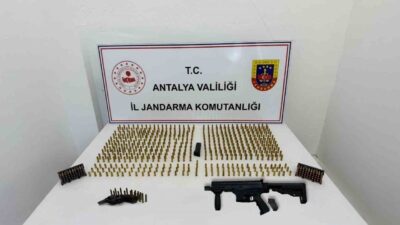 Antalya İl Jandarma Komutanlığı ekipleri, Kepez ilçesinde kaçak silah operasyonu