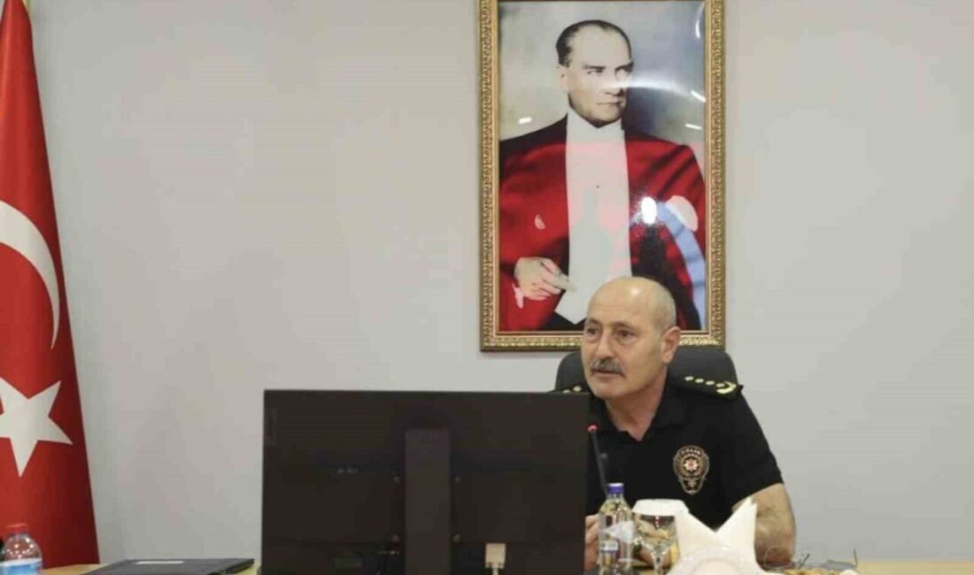 Antalya’nın yeni emniyet müdürü Sabit Akın Zaimoğlu oldu Cumhurbaşkanlığı kararnamesiyle 37 ile yeni emniyet müdürü atanırken, Antalya Emniyet