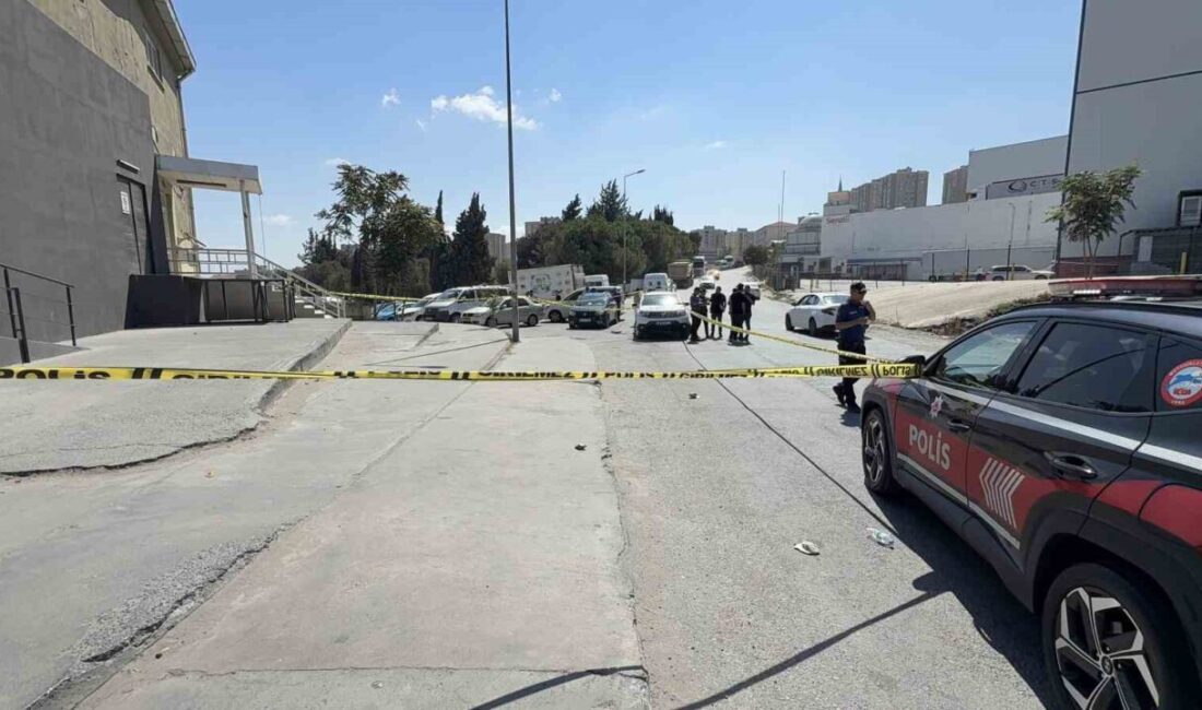 Arnavutköy’de eski eşinin sevgilisi olan kuzenini vurup kayıplara karıştı İstanbul’un Arnavutköy ilçesinde bir kişi, iddiaya göre eski eşinin sevgilisi