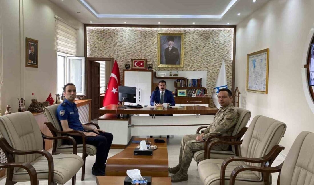 Arpaçay’da okul güvenlik ve asayiş toplantısı yapıldı Arpaçay’da okul güvenliği ve asayiş toplantısı yapıldı. Toplantıya Kaymakam Muhammed