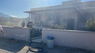 Hatay’da müstakil evde çıkan yangın büyümeden söndürüldü. Yangın, Arsuz ilçesi