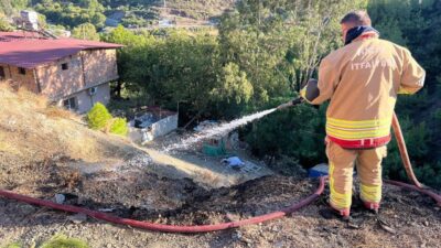 Hatay’da otluk alanda çıkan yangın, ormana sıçramadan söndürüldü. Yangın, Arsuz
