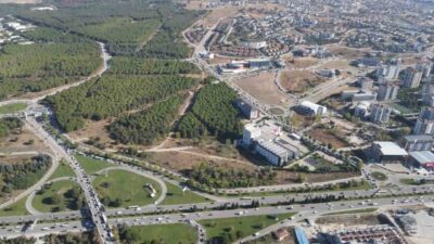 Bursa Uludağ Üniversitesine araçla girişler paralı oluyor. Üniversite kapılarına konulan