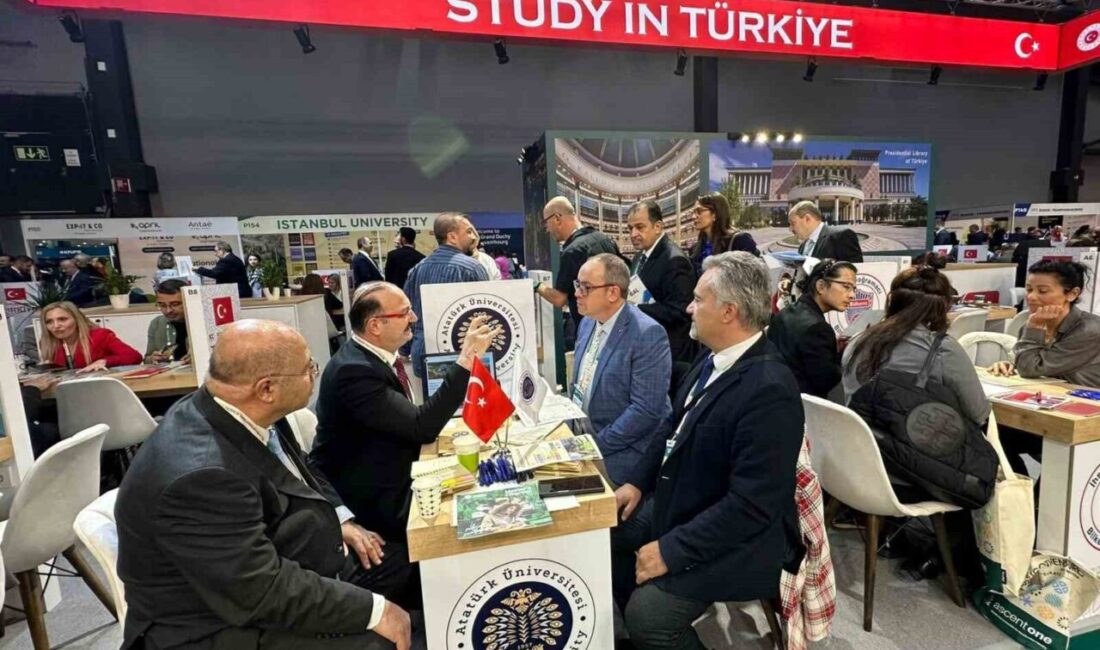 Atatürk Üniversitesi, Avrupa’nın en büyük eğitim fuarlarından EAIE 2025’te yer aldı Avrupa’nın en büyük yükseköğretim etkinliklerinden biri olan EAIE (European Association