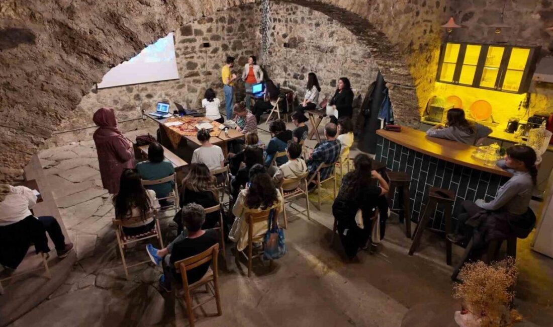 Avrupalı gençlerden Mudurnu’da tarihe dokunuş Avrupa Miras Gönüllüleri, Türkiye’deki ilk projelerini Bolu’nun Mudurnu ilçesinde başlattı.