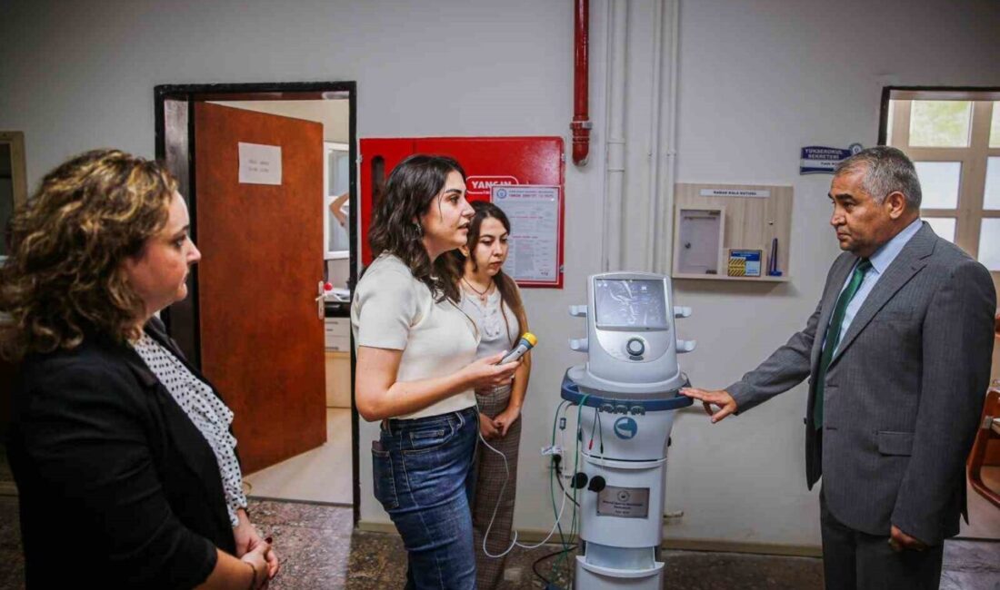 Aydın SHMYO’ya Yeni Nesil Fizyoterapi Cihazı Adnan Menderes Üniversitesi Rektörü Prof. Dr. Bülent Kent, sağlık alanında