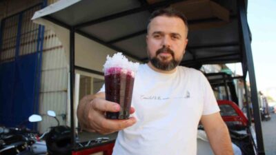 Aydın’ın Efeler ilçesinde seyyar aracına yüklediği karlar ile sokak sokak