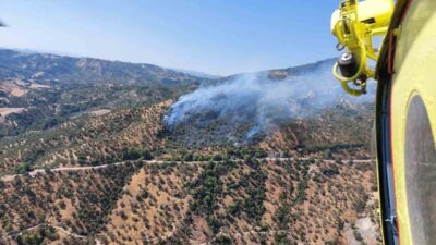 Aydın’ın Efeler ilçesindeki zirai alanda çıkan yangına havadan ve karadan