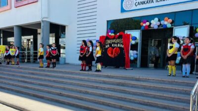 Çanakkale’nin Ayvacık ilçesinde 2025-2026 eğitim-öğretim yılı “İlköğretim Haftası” düzenlenen törenle