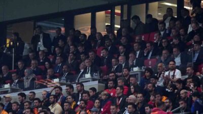 Gençlik ve Spor Bakanı Osman Aşkın Bak, Galatasaray ile Liverpool