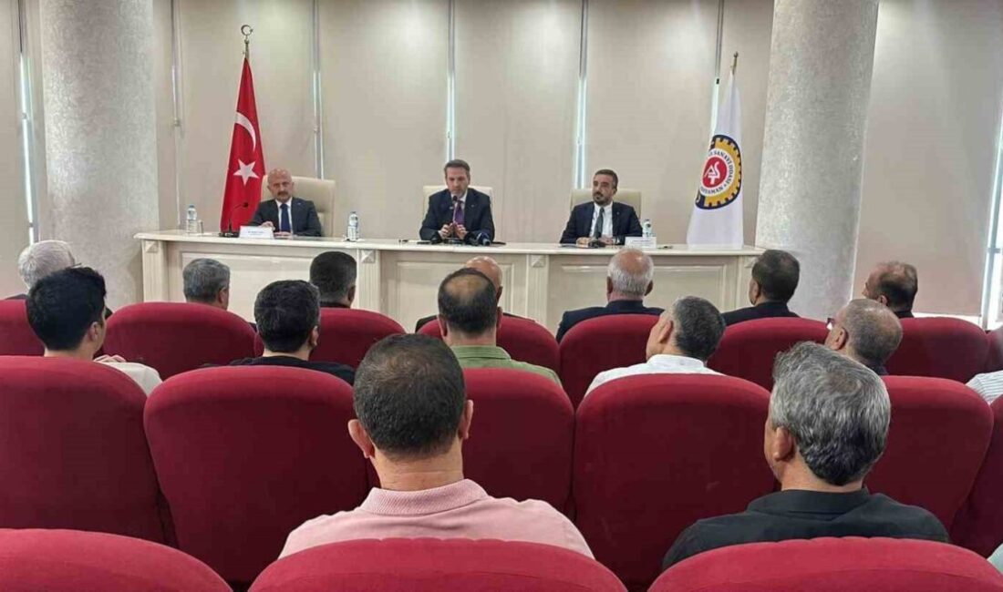 Bakan Bayraktar: “Adıyaman üretim, enerji ve tarımda öncü şehir olacak” Enerji ve Tabii Kaynaklar Bakanı Alparslan Bayraktar, deprem sonrası yeniden